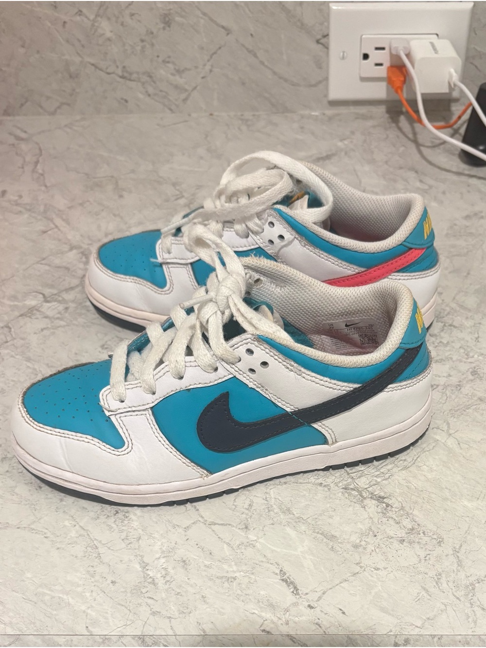 Nike Kids Teal, White & Navy Low-Top Sneakers with Pink Accent